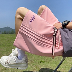 粉红色