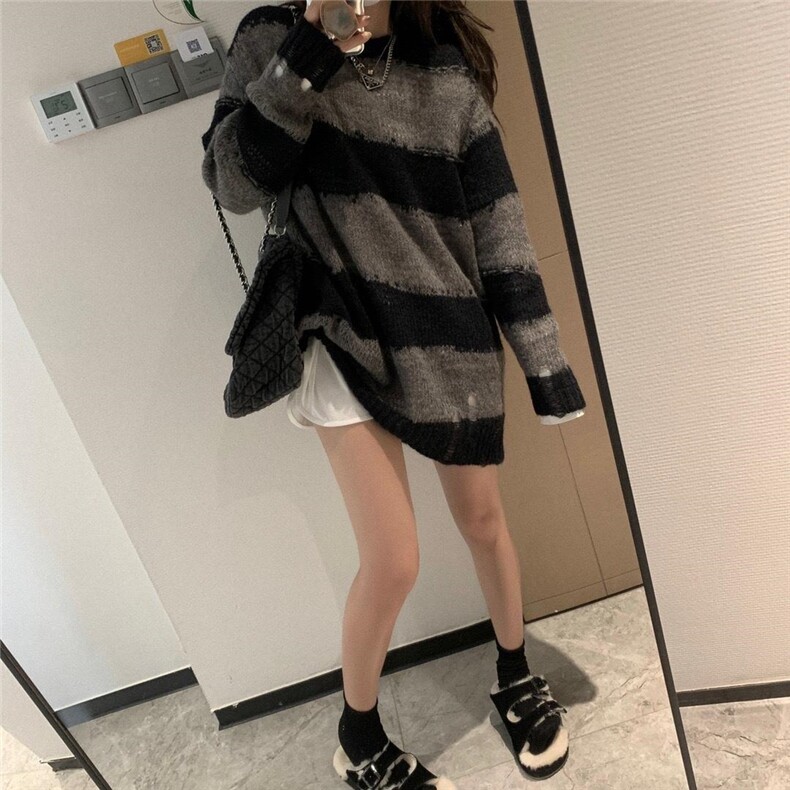 现货秋冬新款条纹破洞毛衣，女装针织衫/毛衣，XTZ style