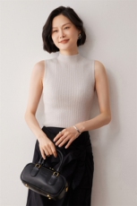 秋冬新款洋气时尚百搭显瘦女款一线成衣半高领无袖衫，女装背心吊带，艾巧羊绒