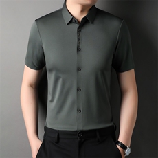 军绿色