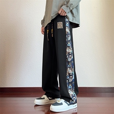 黑色