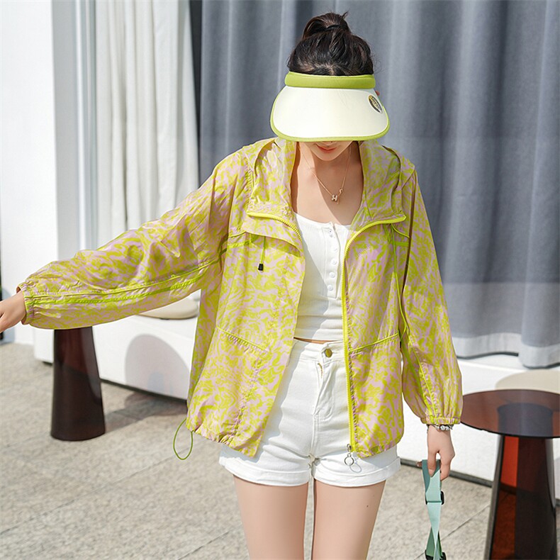 薄款透气连帽防晒衣女2025新款夏季宽松户外印花时尚防晒服外套潮，女装短外套，安之芮娜