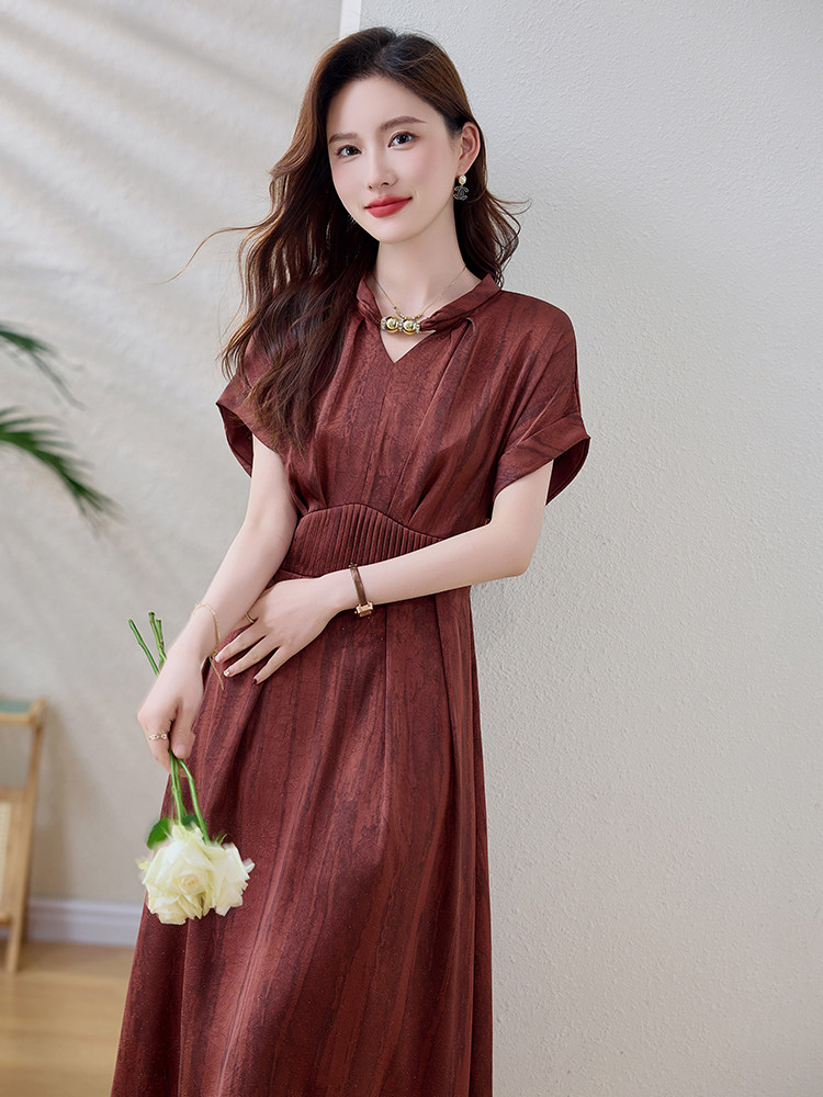 裙子女夏季2025新款轻奢高级感法式气质红色缎面收腰超好看连衣裙,女装连衣裙,缘衣格