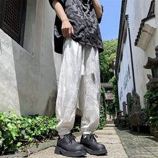 白色