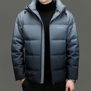 CR2335主推男士鸭绒90绒子含量男士渐变休闲连帽羽绒服精品图片