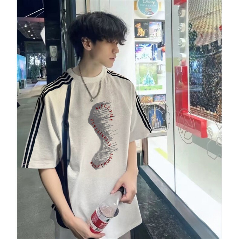 抖音得物品质二开240克宽松纯棉美式潮牌印花三条杠中性风短袖T恤,男装T恤,电商A486