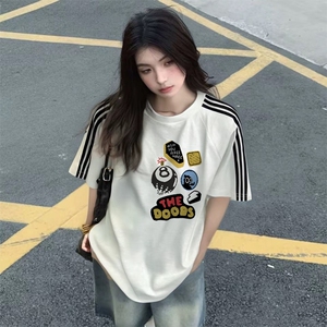 抖音得物品质二开240克宽松纯棉美式潮牌印花三条杠中性风短袖T恤图片