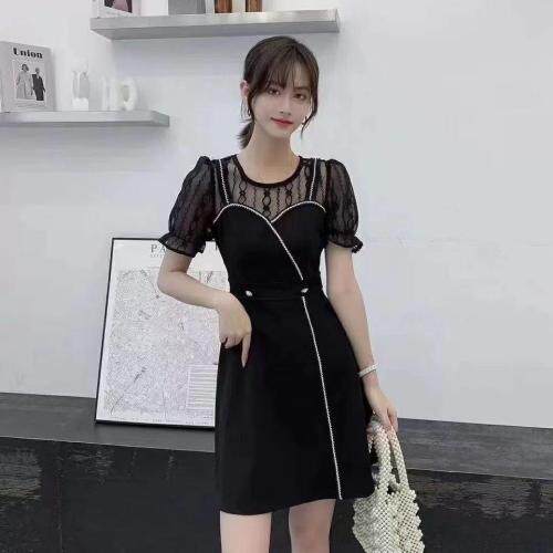 4个码两个颜色，女装，依柏璐