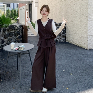 咖色时尚洋气腰带收腰马甲套装女2025秋季新款打底衫阔腿裤三件套图片
