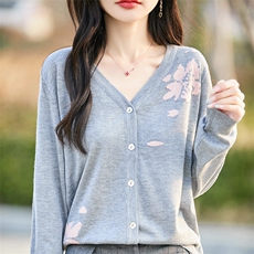 V领拼色精纺羊毛开衫女春秋玫瑰花长袖针织外套毛衣宽松休闲上衣，女装针织衫/毛衣，佰米娇羊绒