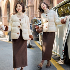 2024冬季新款高级感立体花朵扣丝绒羽绒服女短款钉珠白鸭绒外套潮，女装羽绒服，韩蜜菓