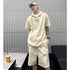 米白色