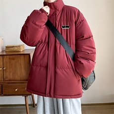 酒红色