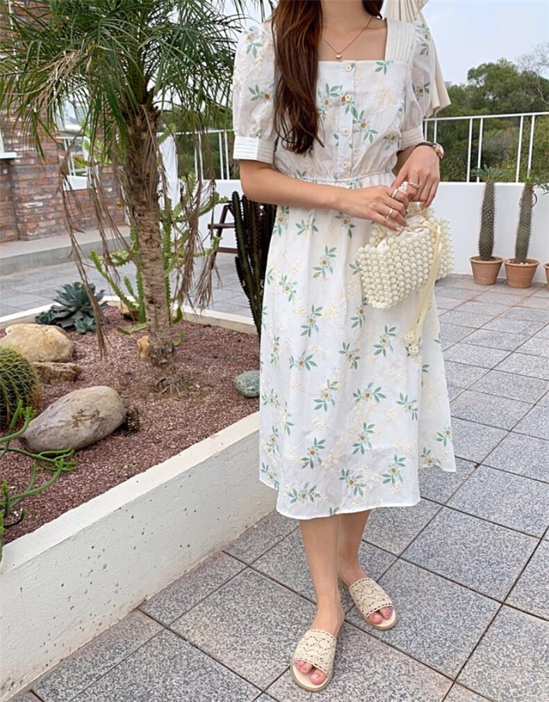 夏季新款绣花印花一体收腰显瘦连衣裙，女装连衣裙，墨初