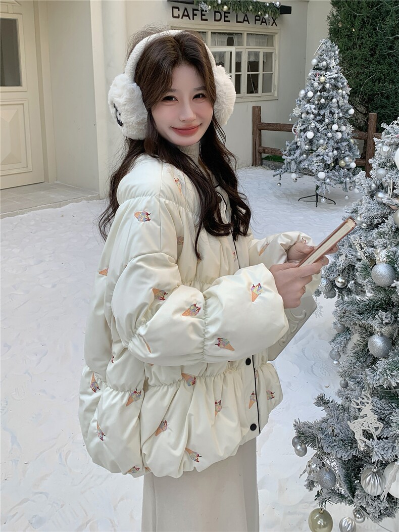 时尚圆领羽绒服女冬2025新款冰淇淋刺绣图案超火巨好看白鸭绒外套,女装羽绒服,琦鑫阁（原依鑫阁）