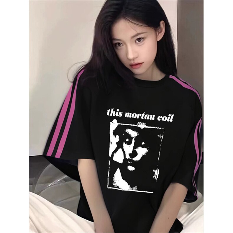 抖音得物品质二开240克宽松纯棉美式潮牌印花三条杠中性风短袖T恤图片