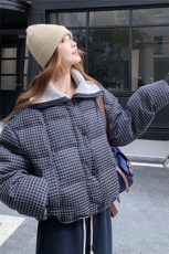 学院风格子羽绒服女2025冬新款短款翻领宽松外套加厚白鸭绒面包服，女装羽绒服，慧尚依恋