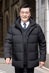 冬季中老年男士黑色中长款90羽绒服爸爸加厚御寒保暖上衣连帽外套图片