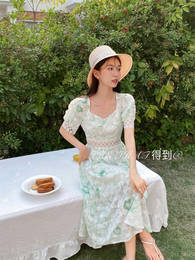 夏季刺绣花纹连衣裙，女装连衣裙，得到THETHAT