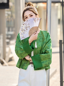 超好看绿色新中式国风提花短外套女2025春秋新款宽松显瘦圆领上衣图片