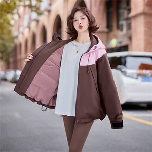 2024冬季新款白鸭绒冲锋衣连帽羽绒服拼色外套女图片