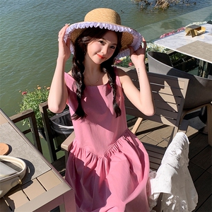 多巴胺穿搭粉色背心连衣裙女夏2025年新款蕾丝开衫配长裙图片