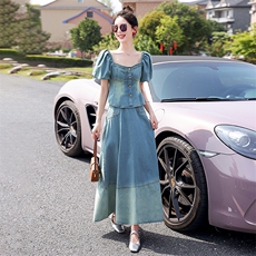 现货2023年夏季新款女装时尚气质显瘦高级炒洗色牛仔两件套，女装套装/套裙，韩蜜菓