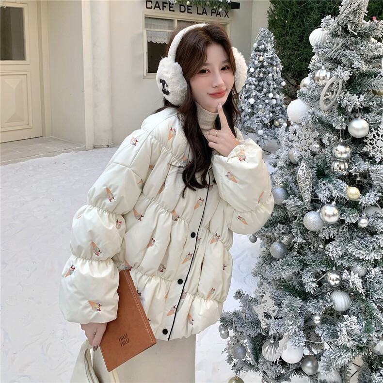 时尚圆领羽绒服女冬2025新款冰淇淋刺绣图案超火巨好看白鸭绒外套，女装羽绒服，琦鑫阁（原依鑫阁）