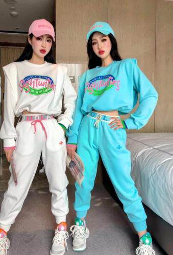 【现货】春季新款假两件式彩色印花卫衣，女装卫衣/绒衫，多来