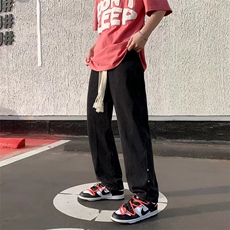 黑色