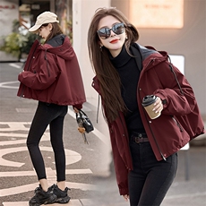 现货羽绒服冲锋衣2025年冬季新款女装，女装羽绒服，关键词