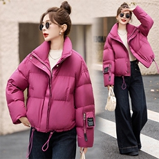 玫红色时尚显白羽绒服女2024冬季新款小个子加厚白鸭绒面包服外套，女装羽绒服，艾仟回(原伊仟回)