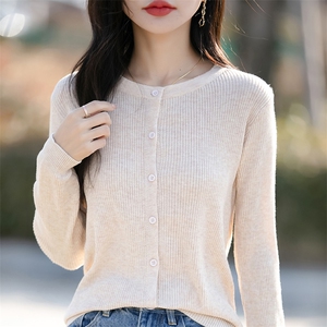 甜美风显瘦圆领针织开衫女2025春季新款减龄薄款小个子短外套上衣图片