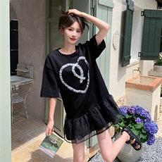 夏季新款黑色连衣裙心形图案宽松显瘦配包时尚2025年夏季，女装连衣裙，灵力轩