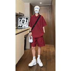 酒红色