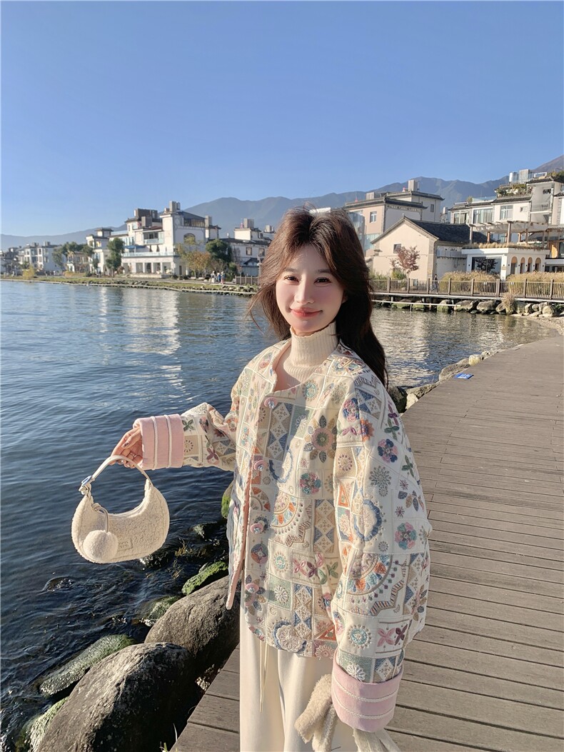 26新款【现货】大货已出！！重工刺绣外套2612-P195-K318,女装短外套,2D034