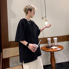 黑色