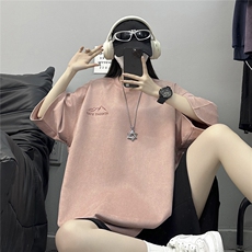 粉红色