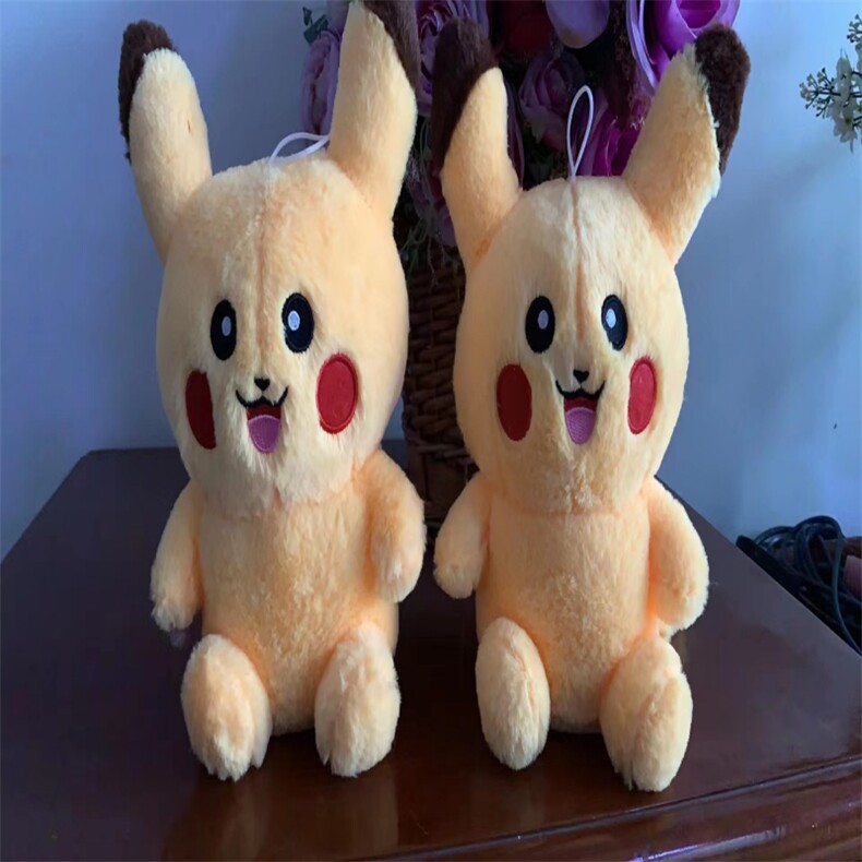 皮卡卡，小贺毛绒玩具
