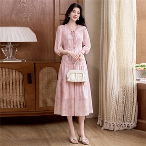 2026夏季新款花边系带真丝连衣裙时尚印染高端大气简约百搭裙子图片