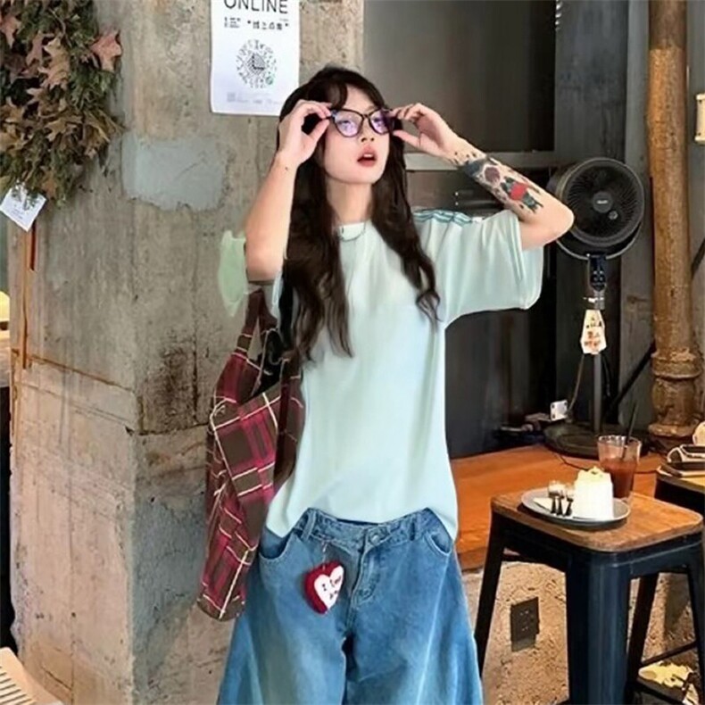 抖音得物品质二开240克宽松纯棉美式潮牌印花三条杠中性风短袖T恤,男装T恤,电商A486
