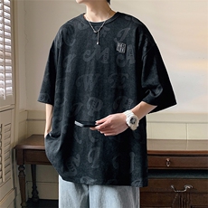 黑色