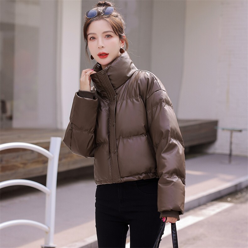 现货BAO款免洗pu皮羽绒服女短款2023新款冬季加厚立领面包羽绒服,女装羽绒服,仟媚宠