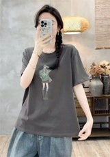2025简约时尚皮靴女孩短袖，女装T恤，湘姗