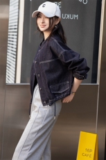 牛仔外套女春秋短款2025年新款设计感休闲宽松立领夹克小个子上衣，女装套装/套裙，跑量工厂店