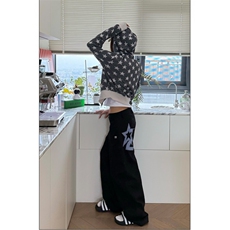 黑色