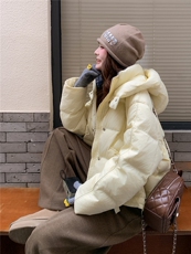 现货新款独特超好看短款羽绒服女款冬季连帽面包服小个子羽绒服，女装羽绒服，韩然一族