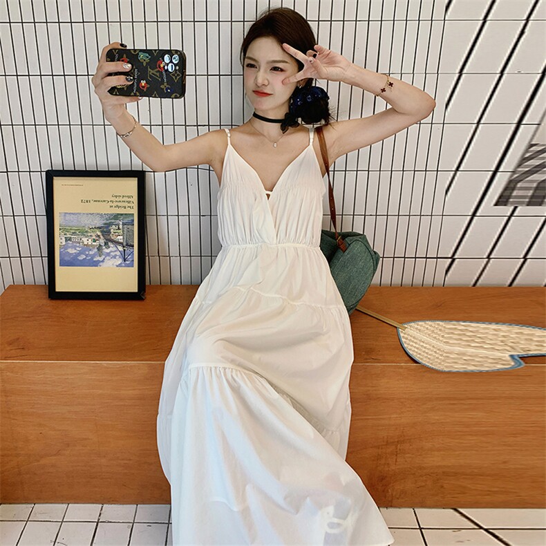 法式温柔白月光连衣裙女2025夏季新款收腰独特漂亮V领气质吊带裙,女装连衣裙,浙宝305