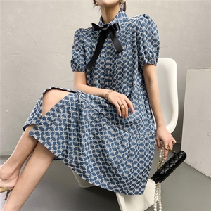 2022年夏季新款学院风牛仔镂空刺绣连衣裙,女装连衣裙,序儿