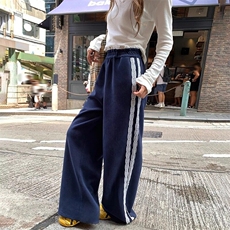 藏青色